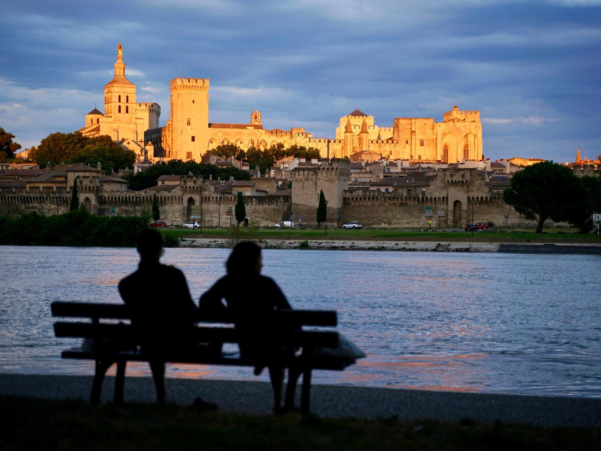 Le Petit Avignon - Chambres & Appartement A Deux Pas Du Pont D'Avignon Et Du Palais Des Papes エクステリア 写真
